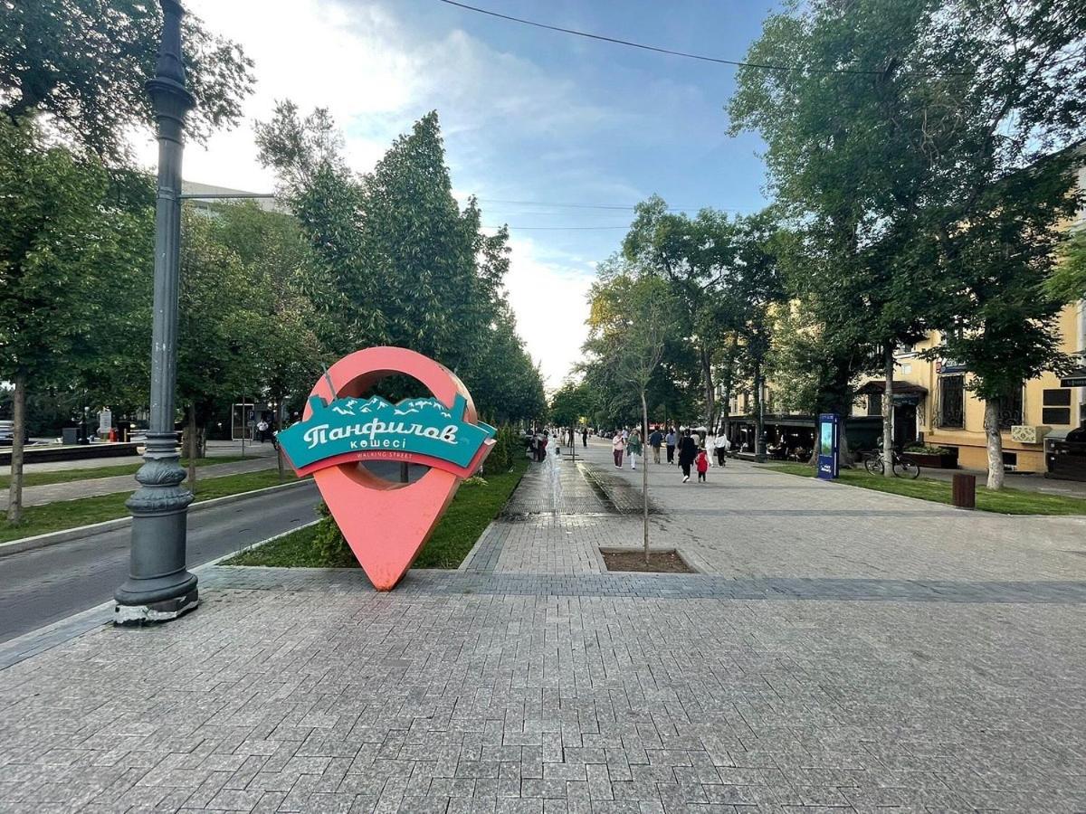 Nadezhda Apartments On Kabanbay Batyr 122 Αλμάτι Εξωτερικό φωτογραφία